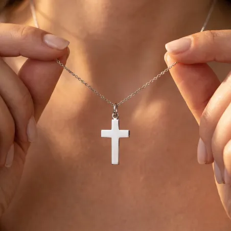 Pendentif Croix Plate Polie 21 mm en Or Blanc 18 Carats