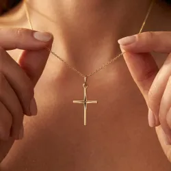 Pendentif Croix &Eacute;lanc&eacute;e Ar&ecirc;tes Diamant&eacute;es Or Jaune 18 Carats - 24 x 14 mm