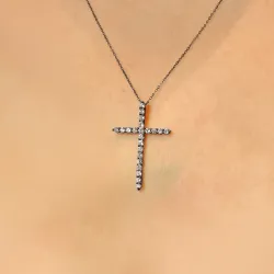 Kreuz Anh&auml;nger mit nat&uuml;rlichen Diamanten aus 18K Schwarzgold | Celinni