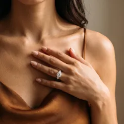 Verlobungsring runder Diamant Constellation fünf Steine | Celinni