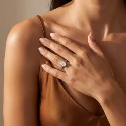 Oval Diamond Engagement Ring Aria Bezel | Celinni