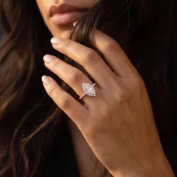Marquise Diamond Engagement Ring Auréole | Celinni