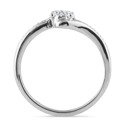 Déborah Ring aus 18K Gold mit natürlichen Diamanten