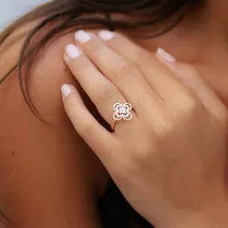 خاتم Vanessa المرصّع بالألماس – ذهب 18 قيراط وألماس طبيعي