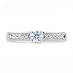 Anillo Cecile – Solitario en Oro de 18K y Diamante Naturale