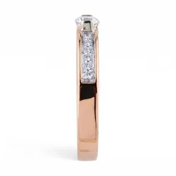 Cecile Ring – 18K Gold Solitaire with Natural Diamonds