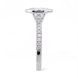Cosima Oval Natural Diamond Ring in 18K Gold | Celinni