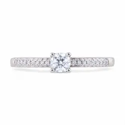 Evangeline Ring – 18K Gold and Natural Diamonds | Celinni