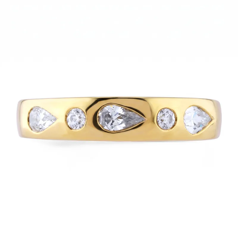 Flavie Ring – 18K Gold and Natural Diamonds l Celinni