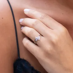 Ines Ring – 18K Gold and Natural Diamonds l Celinni