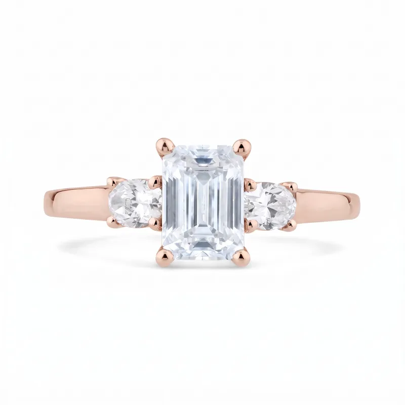 Bague Carla en or 18K et diamants naturels taille &eacute;meraude