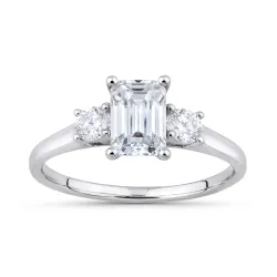 Carla Emerald-Cut Natural Diamond Ring in 18K Gold | Celinni
