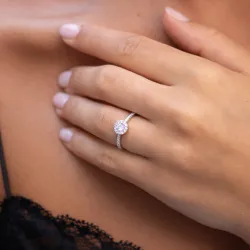 Corinne Ring in 18K Gold and Natural Diamonds | Celinni