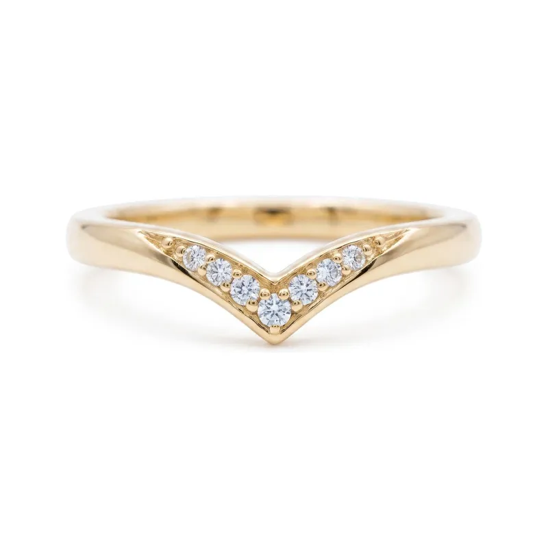 Chevron Diamond Ring in 18K Gold or Platinum | Celinni