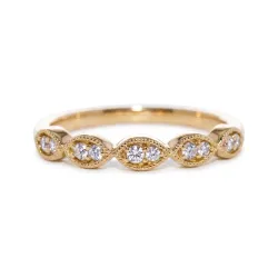Milgrain Leaf Wedding Band in 18K Gold or Platinum | Celinni