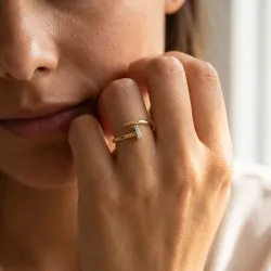 Pavé Nail Diamond Ring in 18K Gold or Platinum | Celinni