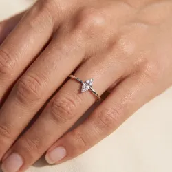Gedraaide Diamanten Ring Z&eacute;lie in 18K Witgoud