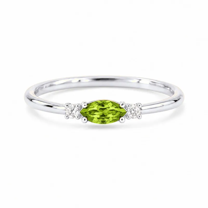 Anillo Romy Agosto con Peridoto y Diamantes Naturales