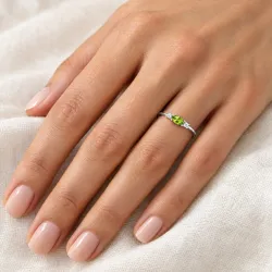 Anillo Romy Agosto con Peridoto y Diamantes Naturales