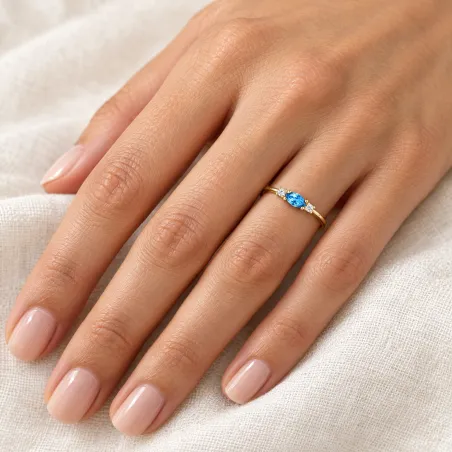 Bague Romy D&eacute;cembre Topaze Bleue et Diamants Naturels