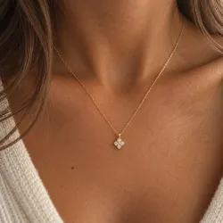 Pendentif Trèfle en Or jaune 18K et Diamants Naturels