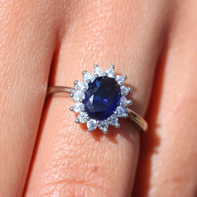 Bague Marguerite© Saphir Bleu Ovale