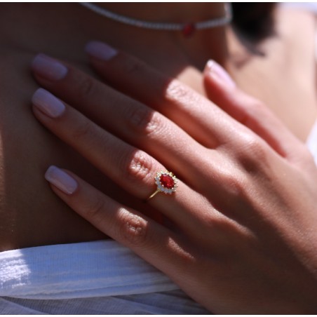 Ovaler Granat-Marguerite-Ring Gelbgold