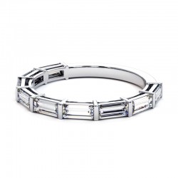 Halber Diamant-Verlobungsring Reine im Baguette-Stil, eingerahmt in Stangen