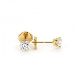 Round Diamond Earrings...