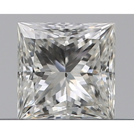 0.3-carat diamond in the shape of a princess