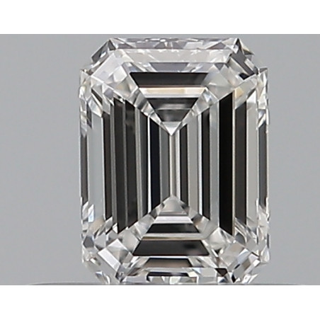 0.31-carat diamond in the shape of an emerald