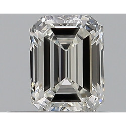 0.38-carat 祖母绿形状的钻石