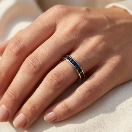 Trouwring met Zwarte Diamanten in Railzetting – 18K Witgoud
