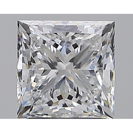 1.8-carat diamante en forma de princesa
