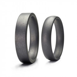 Pure Curve Dark Wedding Rings