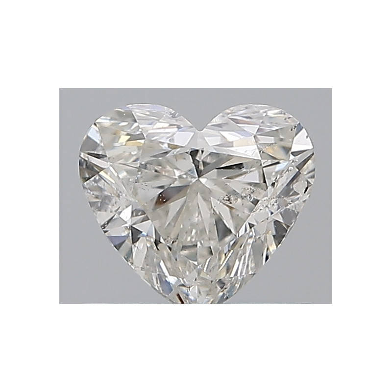 الماس على شكل قلب بوزن 0.7 قيراط