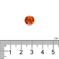 Ovale oranje spessartiet van 3,75 karaat