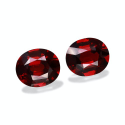 Ovale geslepen rode spessartiet van 30,76 karaat