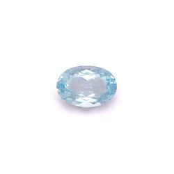天蓝色椭圆形海蓝宝石，3.77克拉