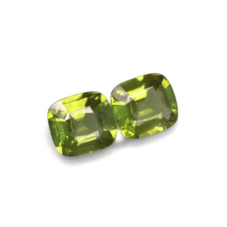 CUSHION-cut Peridot Pistachio Green 7.94 carats