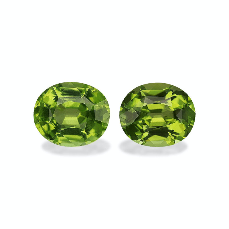 OVAL-cut Peridot Green 5.24 carats