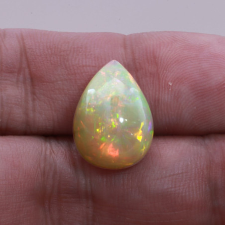 Opal aus &Auml;thiopien lengte Birne Wei&szlig; 8.81 karaten