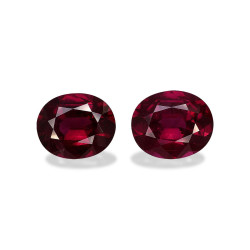 OVAL-cut umbalite Magenta...