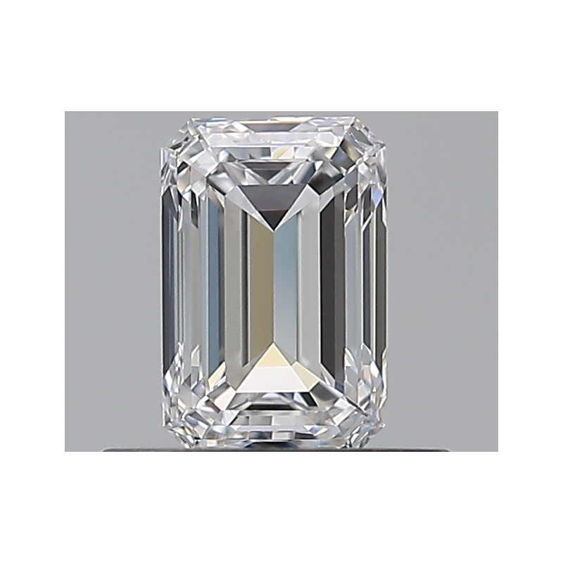 الماس على شكل الزمرد بوزن 0.55 قيراط