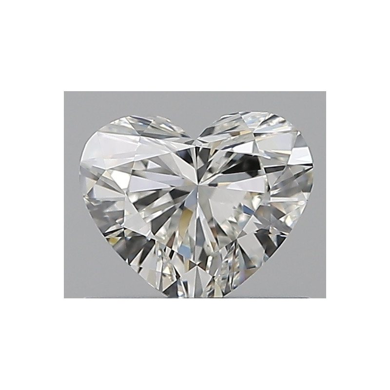 الماس على شكل قلب بوزن 0.59 قيراط