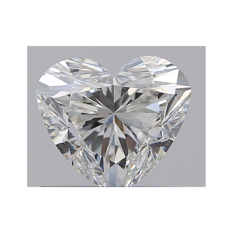 الماس على شكل قلب بوزن 0.7 قيراط