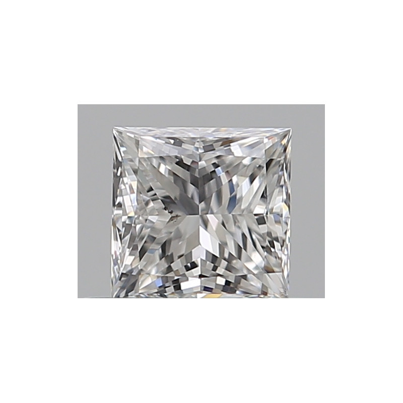 الماسة بشكل أميرة بوزن 0.4 قيراط