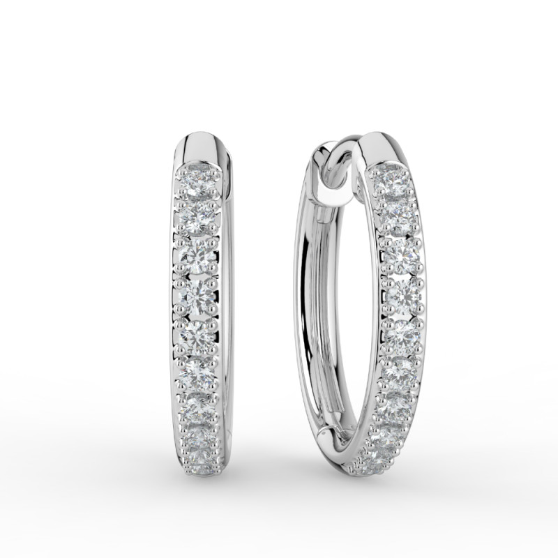 أقراط دائرية من الذهب الأبيض مرصعة بالألماس