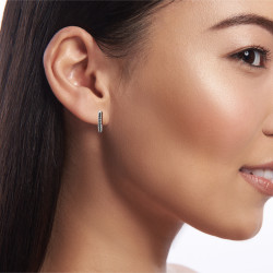 أقراط دائرية من الذهب الأبيض مرصعة بالألماس الأسود – Celinni