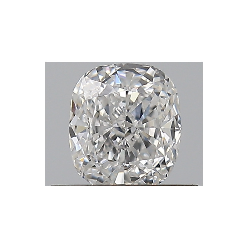 الماس على شكل وسادة بوزن 0.49 قيراط